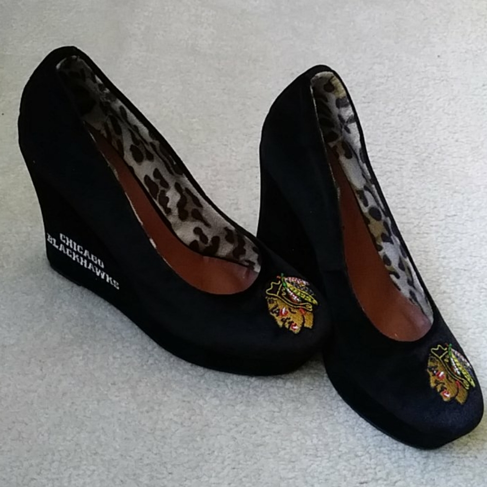 Cuce' Black Hawk shoes, Licenced NHL. Black,